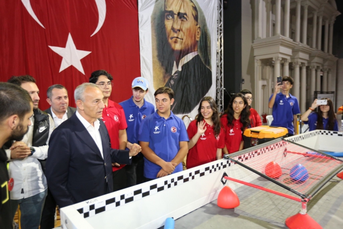 ULUSLARARASIVEX ROBOTICS İSTANBUL TURNUVASI YKB’DE YAPILDI